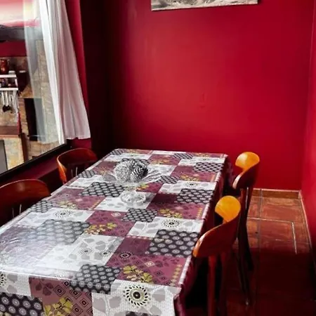 Holiday home Vivelorural Alba, Private Pool
